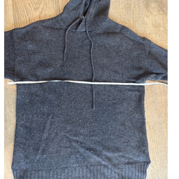 ARITZIA-100% Heavy Weight Cashmere Hoodie (Size Small) - Picture 8 of 11